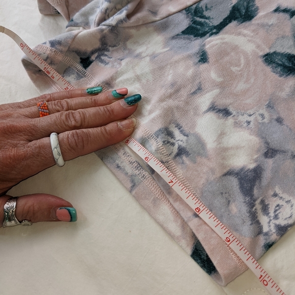 Victoria Secret EUC floral stretch shorts small pink gray white - Picture 10 of 13